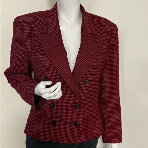 Jones New York Jackets & Blazers - Vintage Jones New York Red & Black Houndstooth Double Breasted Cropped Blazer